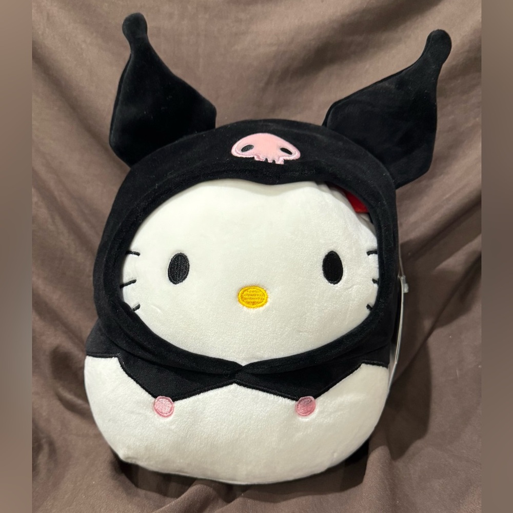 Squishmallows Hello Kitty Plush Pillow with Black Hood
NWT. Hello Kitty. 10in
